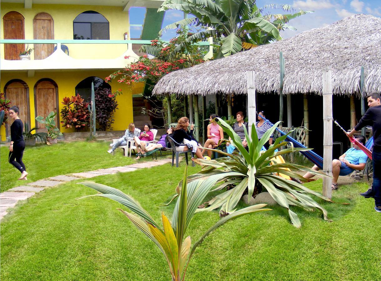 Hostal Maxima Puerto López Esterno foto