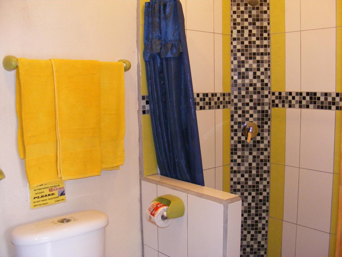 Hostal Maxima Puerto López Esterno foto